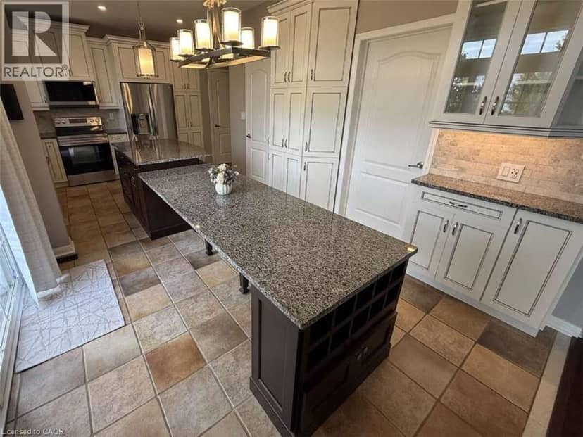 5673 ROSEVILLE Court, Burlington, photo 2