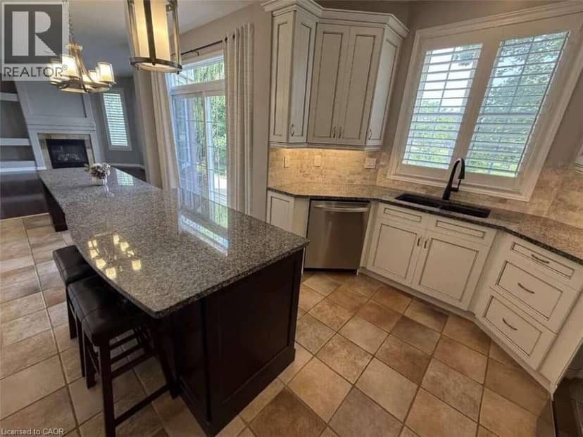 5673 ROSEVILLE Court — photo 10 of 40