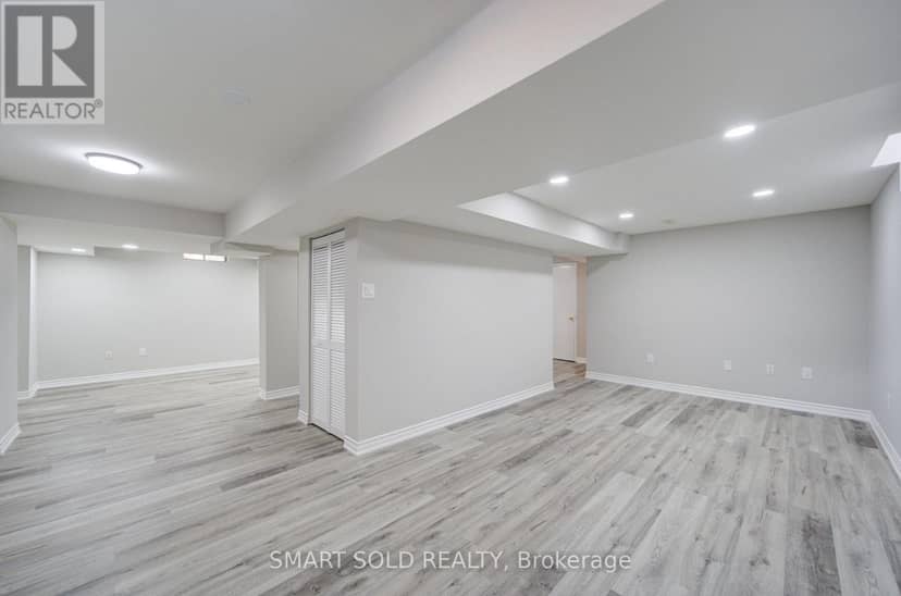 32 Brockman Crescent — photo 30 of 34