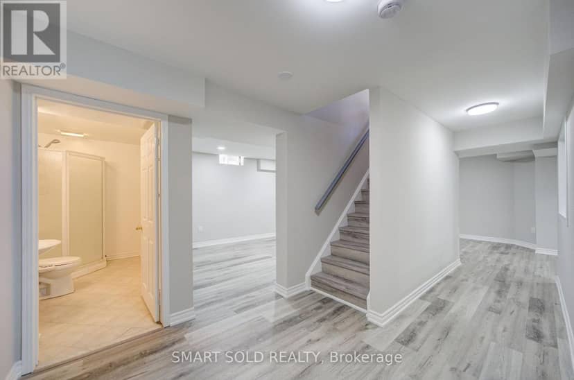 32 Brockman Crescent — photo 29 of 34