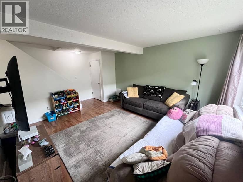 7, 110 Tamarack Avenue — photo 11 of 25