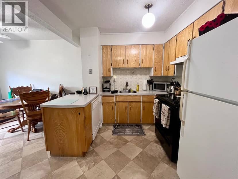 7, 110 Tamarack Avenue — photo 10 of 25