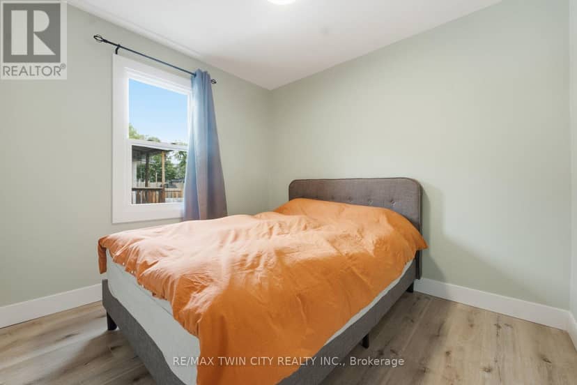 249 Clarence Street — photo 20 of 32