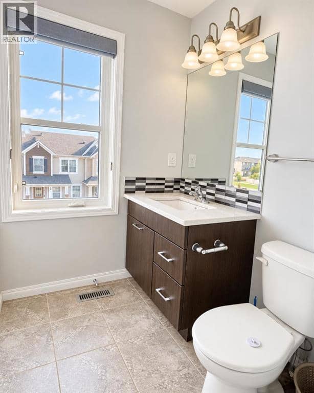 220 Windford Crescent SW — photo 24 of 38