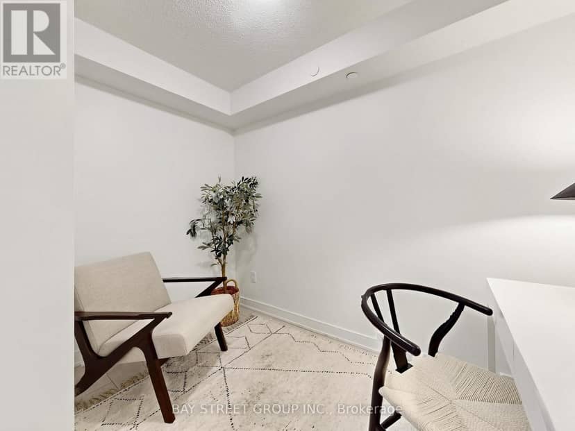 1118 - 525 Adelaide Street W — photo 15 of 33
