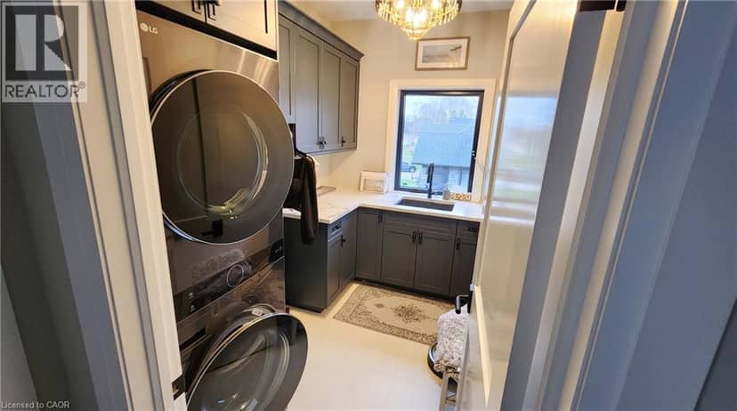 95 DAWN Avenue — photo 16 of 22