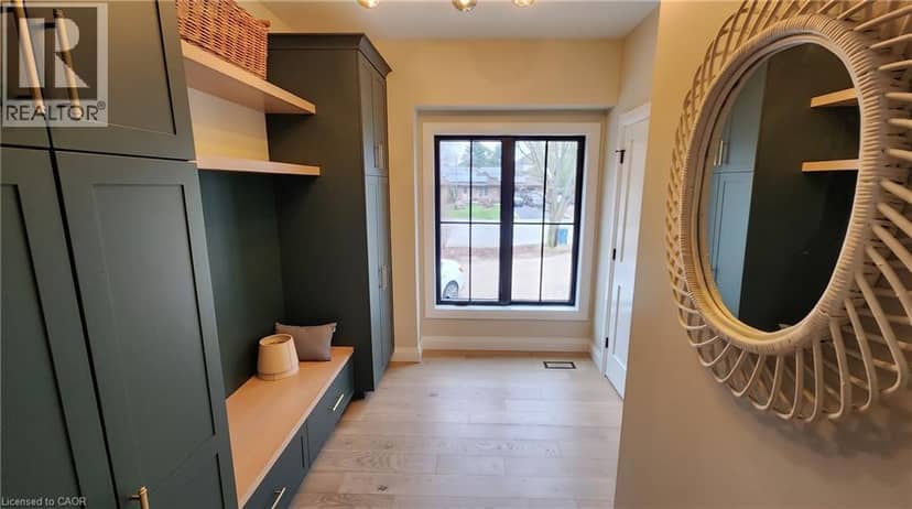 95 DAWN Avenue — photo 17 of 22
