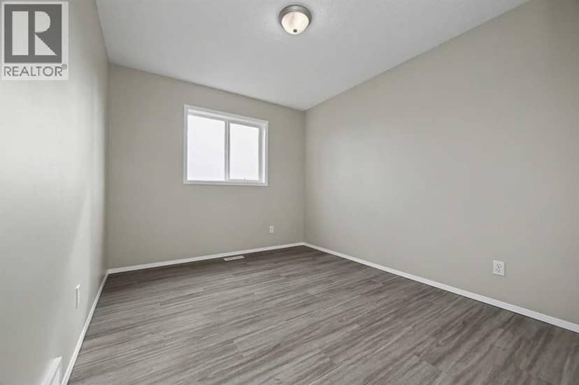 6217 89 Street — photo 15 of 27