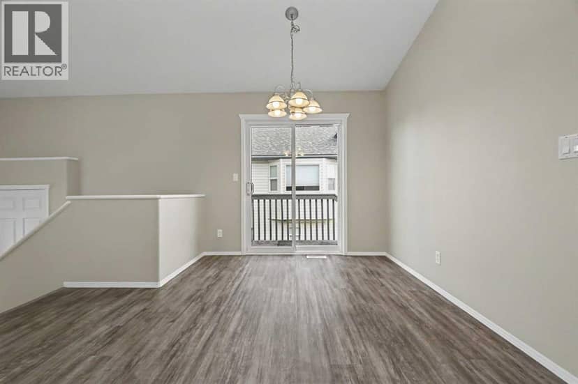6217 89 Street — photo 9 of 27