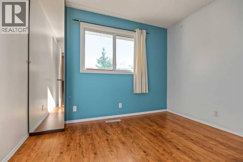9907 85 Avenue — photo 20 of 32