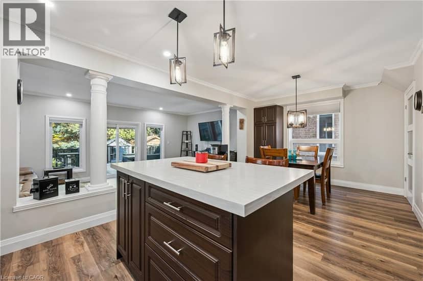 7 KROEGER Crescent — photo 11 of 37