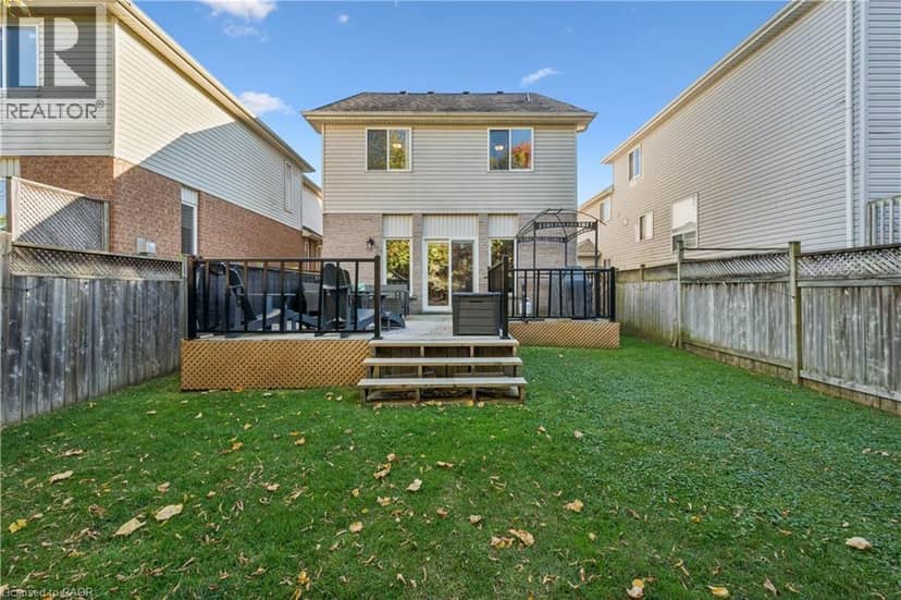 7 KROEGER Crescent — photo 37 of 37