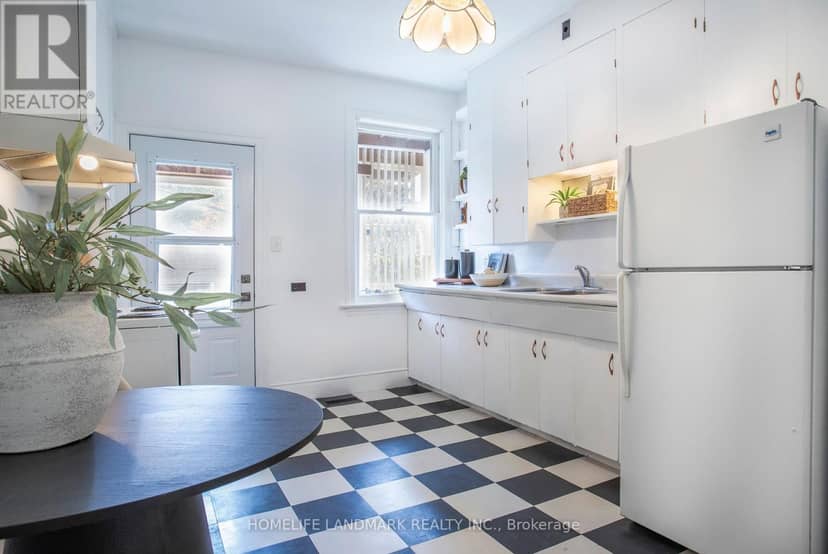 35 Dupont Street — photo 18 of 40