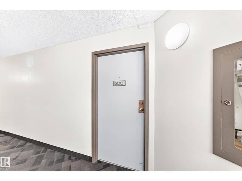#200 10149 Saskatchewan Dr NW, Edmonton, photo 2