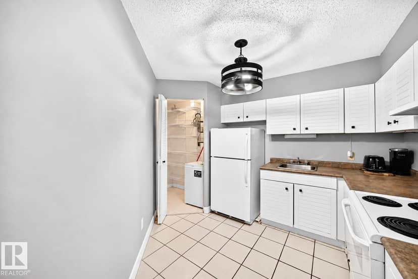 #200 10149 Saskatchewan Dr NW, Edmonton, photo 4