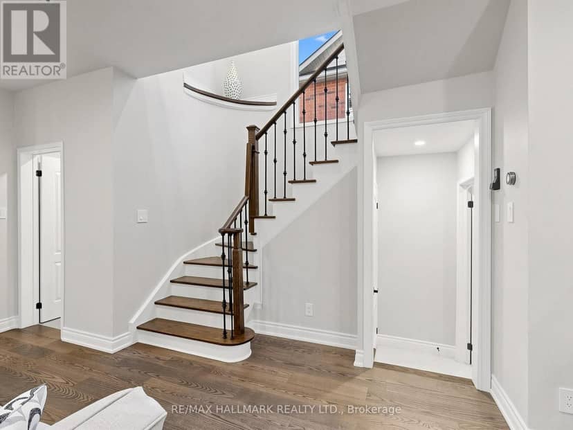 45 Colonial Crescent — photo 26 of 40