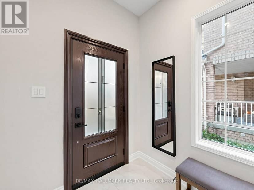 45 Colonial Crescent, Richmond Hill, photo 5