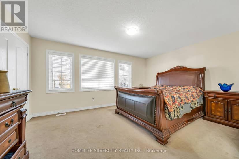 70 Appleaire Crescent — photo 26 of 39