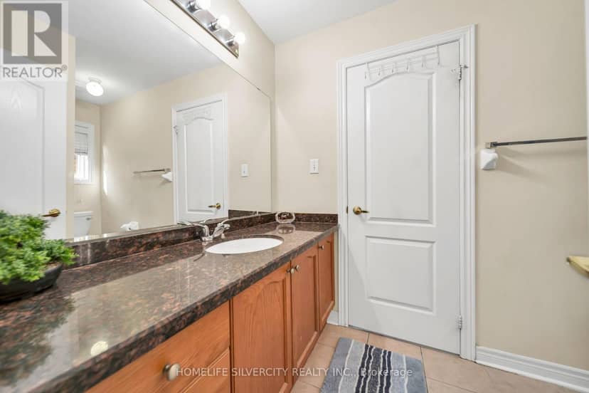 70 Appleaire Crescent — photo 27 of 39