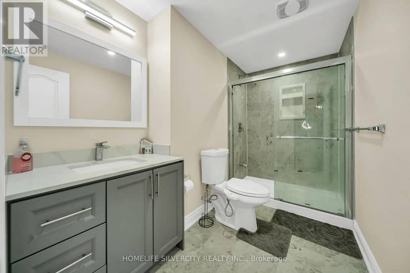 70 Appleaire Crescent — photo 34 of 39