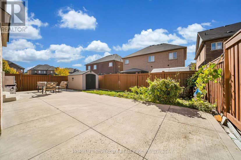 70 Appleaire Crescent — photo 38 of 39