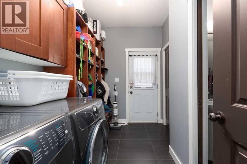 652 19 Street — photo 13 of 38