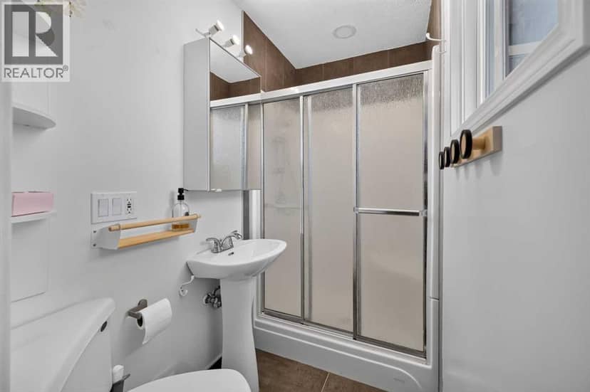 1415 Lake Ontario Drive SE — photo 32 of 40