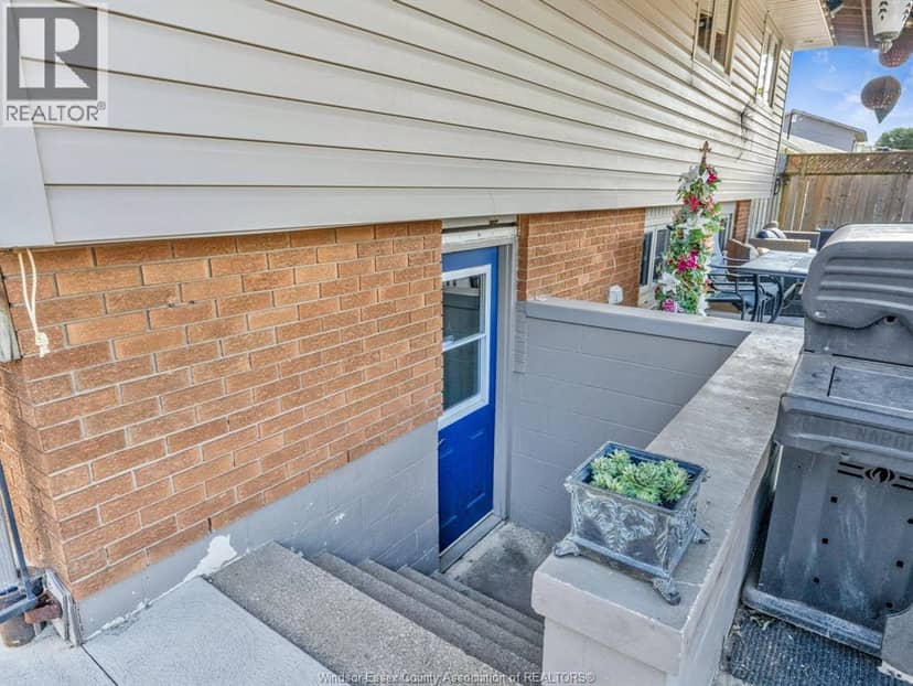 1117 Coventry — photo 32 of 40