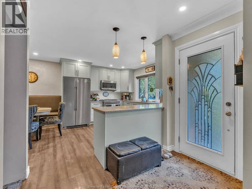 1117 Coventry, Windsor, photo 7
