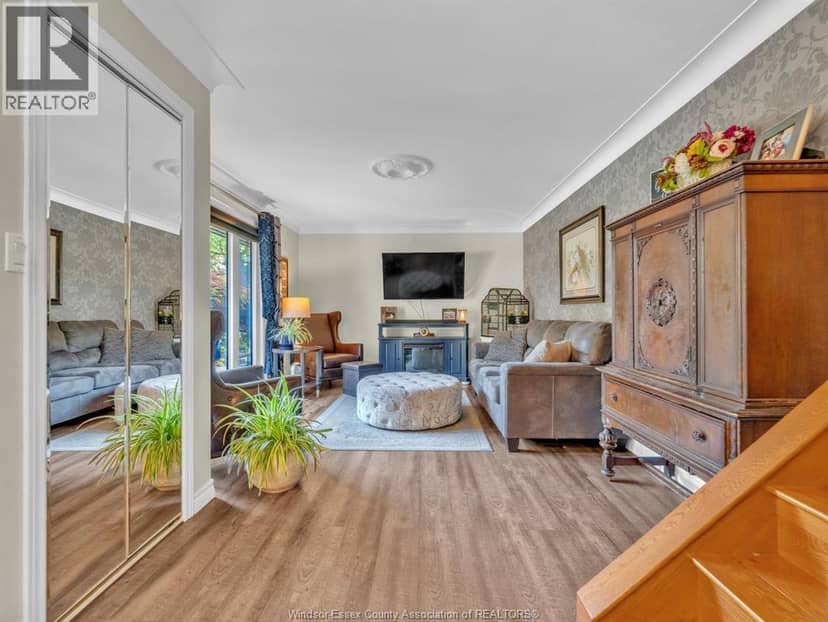 1117 Coventry, Windsor, photo 8