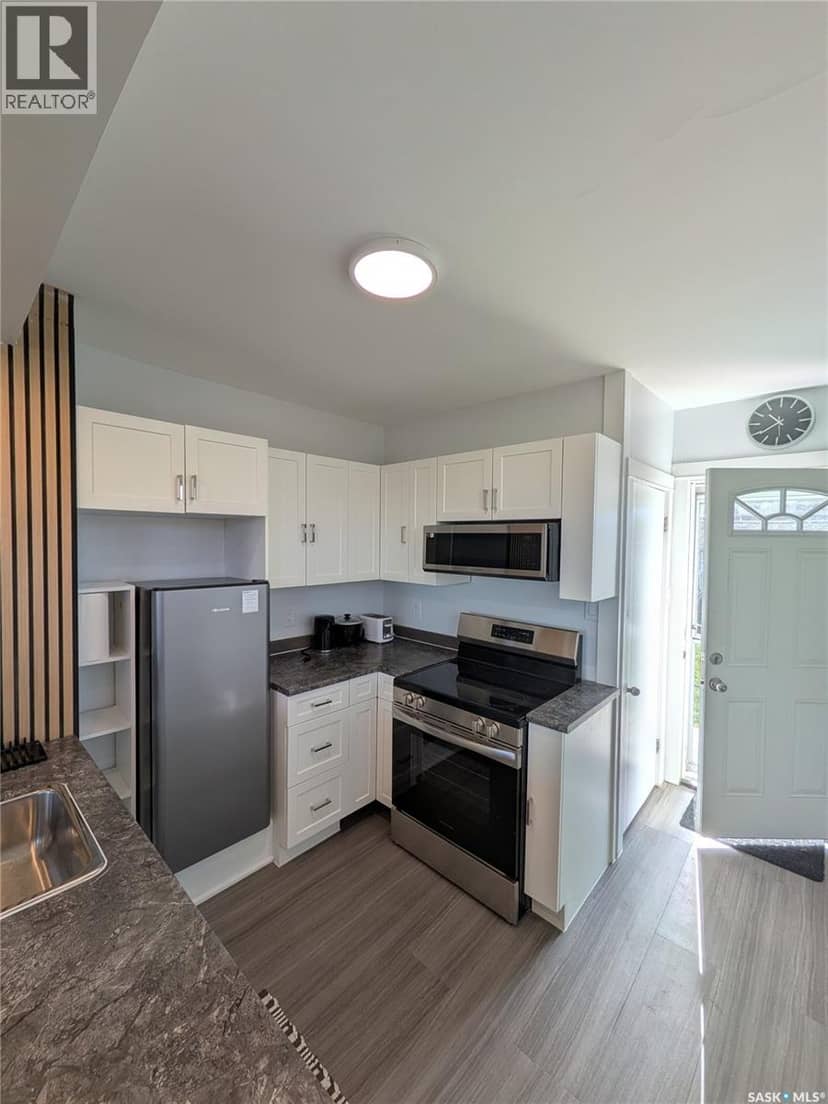 301 River STREET E — photo 9 of 16