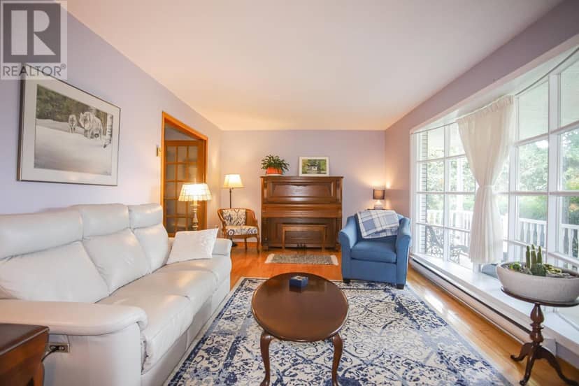 4 Silver Birch DR — photo 11 of 37