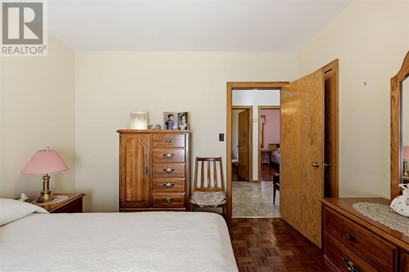 371 Franklin ST — photo 12 of 33