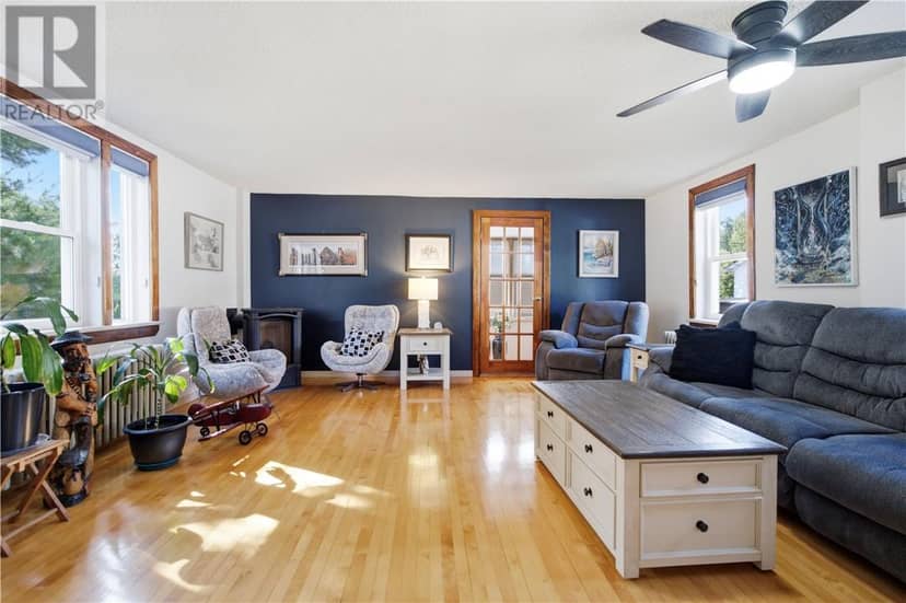 29 Evans Road — photo 8 of 23