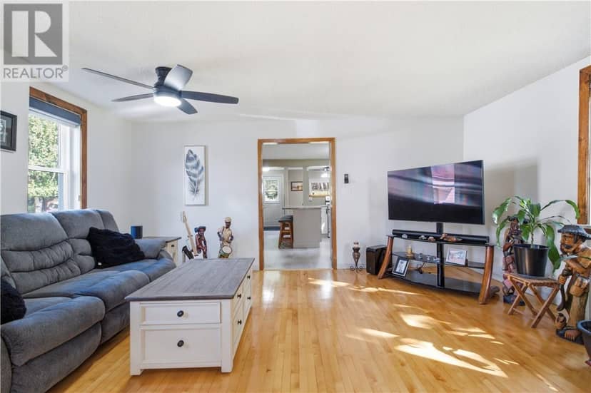 29 Evans Road — photo 9 of 23