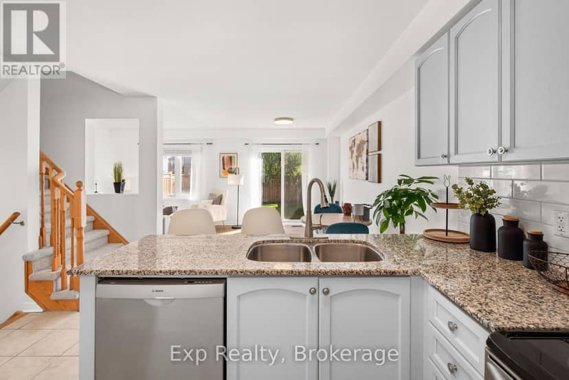 112 Richard Davies Crescent — photo 10 of 30