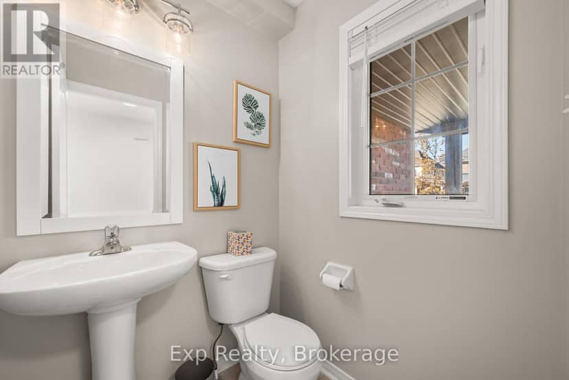 112 Richard Davies Crescent — photo 15 of 30