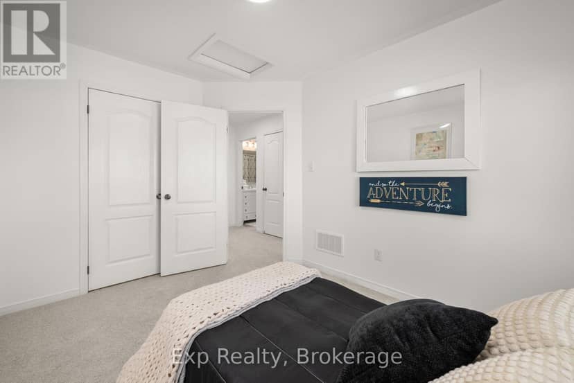 112 Richard Davies Crescent — photo 25 of 30