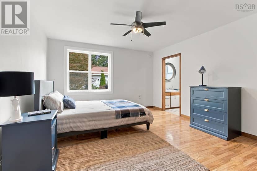 148 Victoria Road — photo 15 of 40