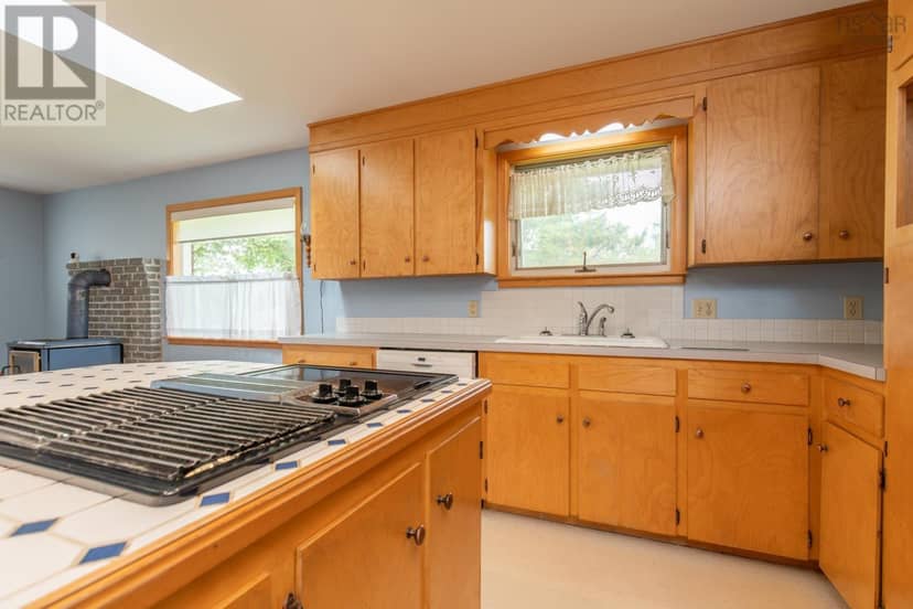 306 Pleasant Street — photo 10 of 37