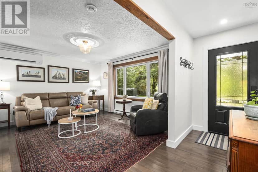 83 Lakecrest Drive — photo 4 of 40