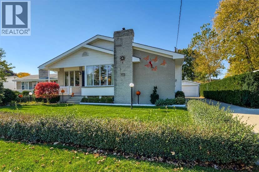 997 Hollands Avenue, Sarnia