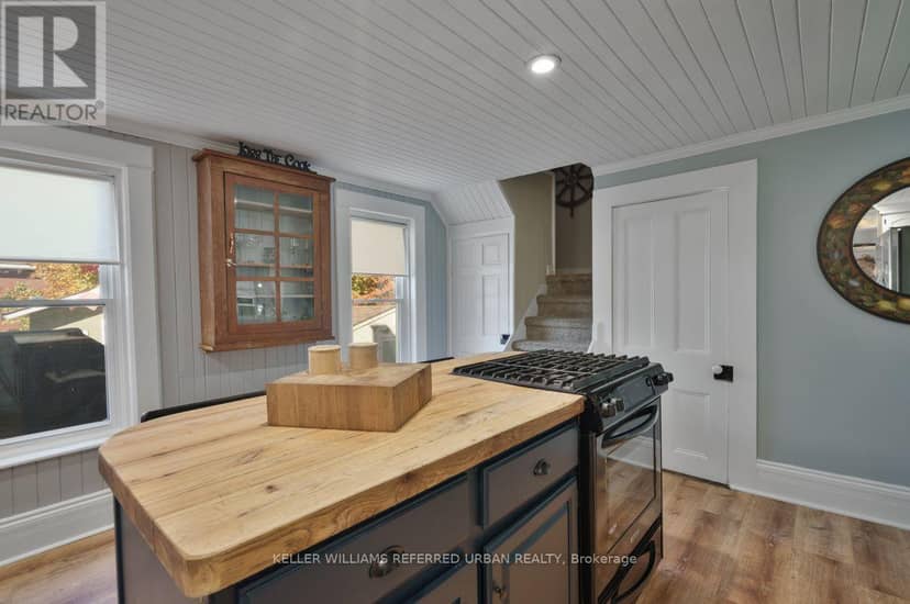 558 Elizabeth Street — photo 11 of 40