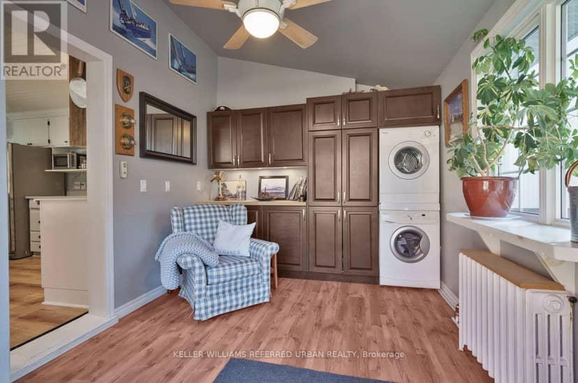 558 Elizabeth Street — photo 23 of 40
