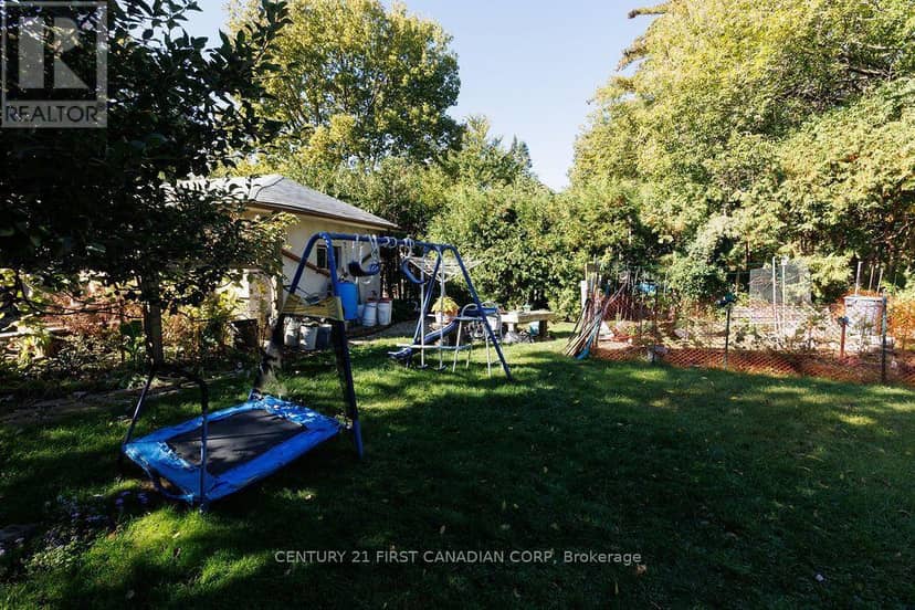 13 Springbank Drive — photo 23 of 34