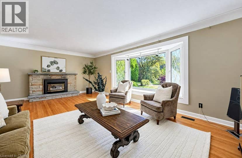 3143 SOUTH Drive, Burlington, photo 3