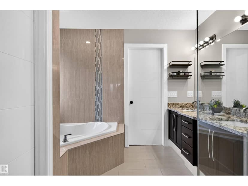 525 Albany Wy NW — photo 36 of 40