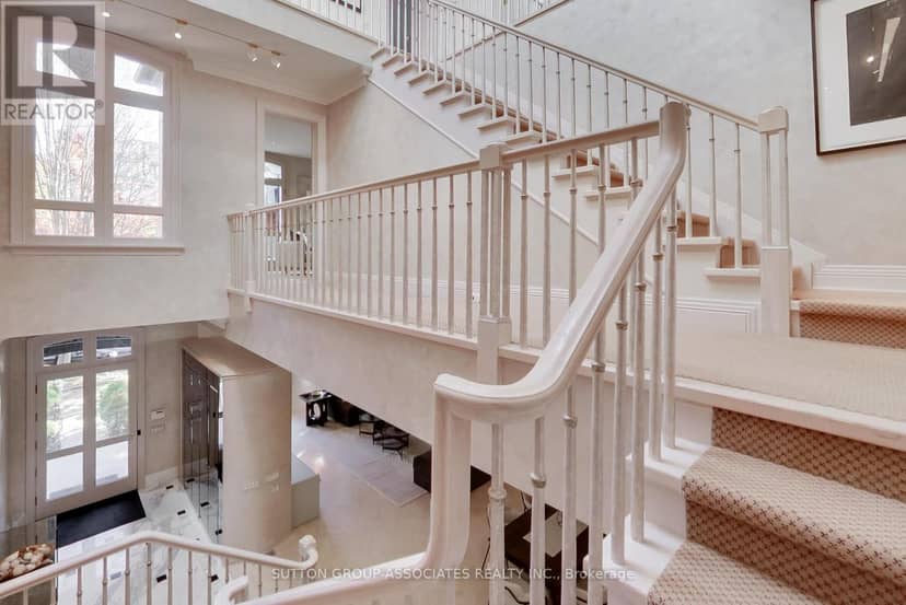 Listing 30436178 — photo 17 of 34