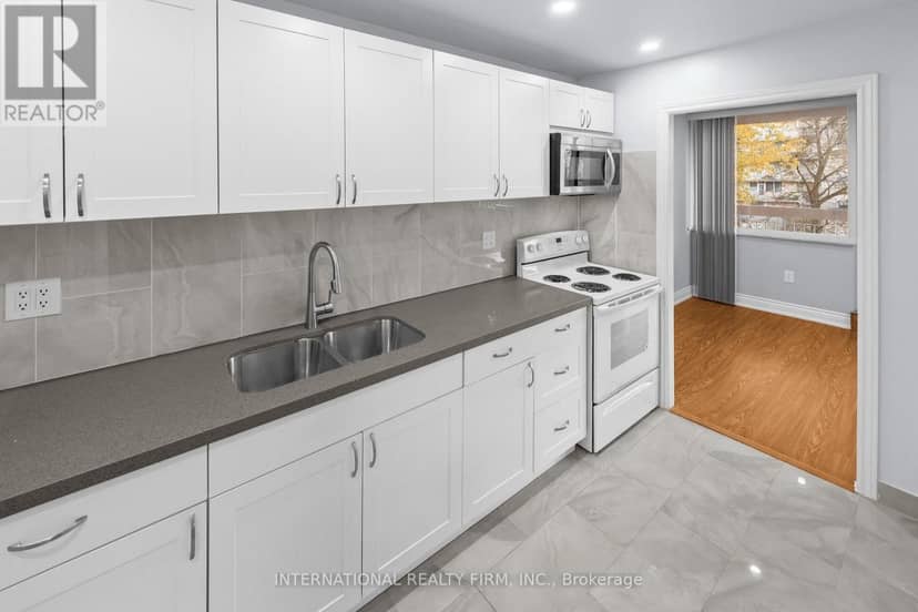 323 - 4064 Lawrence Avenue E — photo 15 of 38