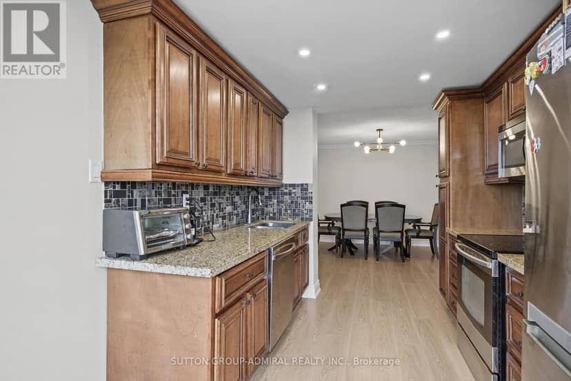 1209 - 7460 Bathurst Street — photo 16 of 29